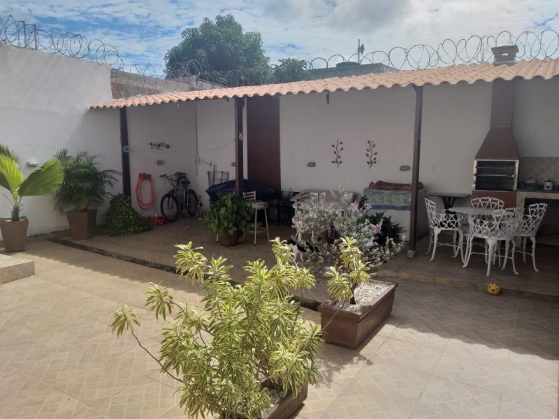 Casa à venda Guaratiba com 225m² e 5 quartos por R$ 165.000 - 2063466247-area-externa-3.jpg