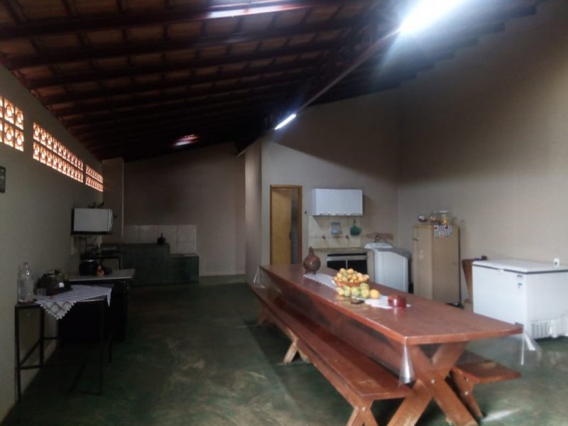 Chácara à venda Centro com 70000m² e 4 quartos por R$ 530.000 - 254014975-img-20220212-wa0033.jpg