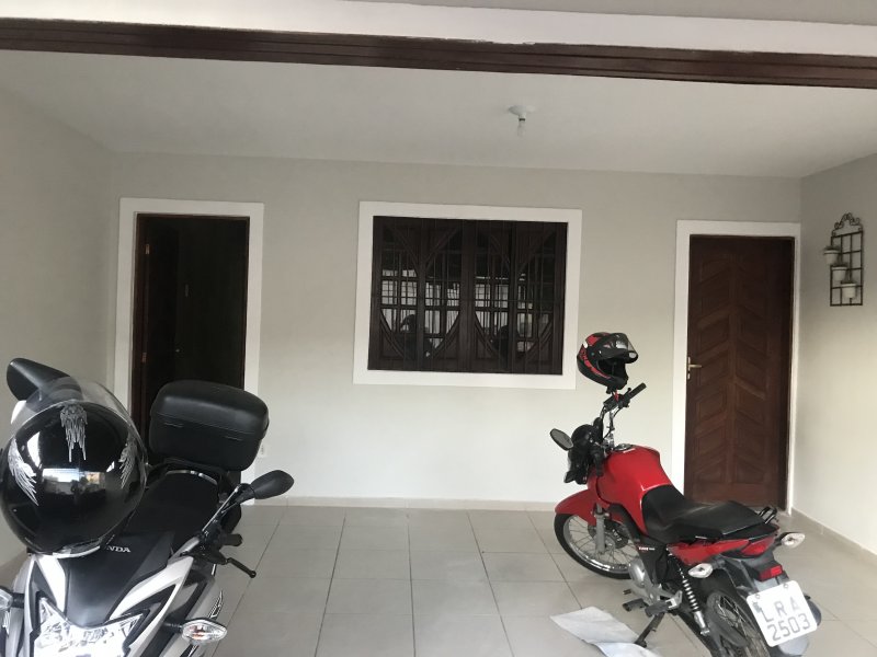 Casa à venda Centro com 137m² e 3 quartos por R$ 410.000 - 1759150181-da4c4fc5-9e0c-42eb-9d12-5a121813762d.jpeg