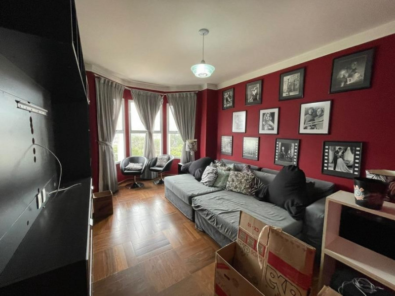 Casa de condomínio à venda Morada dos Pinheiros (Aldeia da Serra) com 500m² e 5 quartos por R$ 2.300.000 - 1424723526-17-sala-tv-intima.jpg