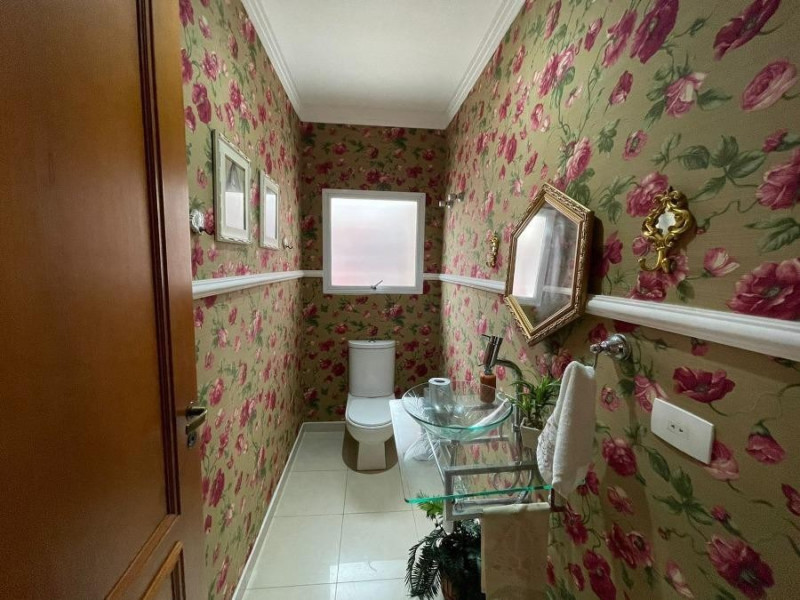Casa de condomínio à venda Morada dos Pinheiros (Aldeia da Serra) com 500m² e 5 quartos por R$ 2.300.000 - 2140449406-7-lavabo.jpg