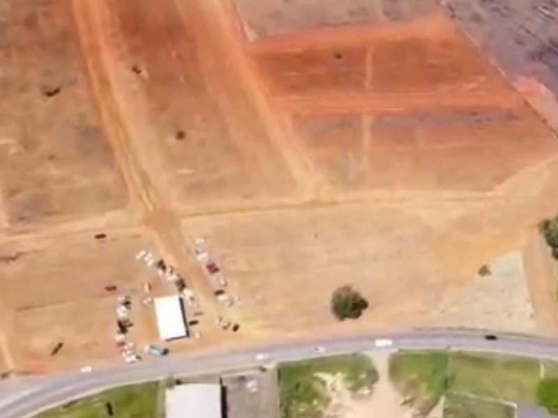 Terreno à venda Sao Caetano com 300m² e 1 quarto por R$ 89.900 - 76087352-37cdd848-f88c-400f-af31-83d043464d5f.jpeg