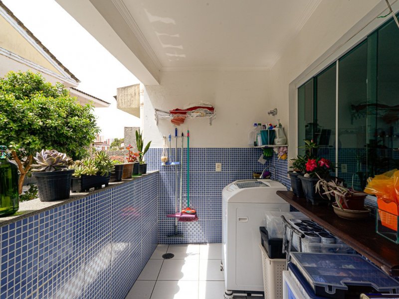 Casa à venda Vila Paulicéia com 168m² e 3 quartos por R$ 898.000 - 986048268-vista-area-de-servico-e-lavanderia.jpg
