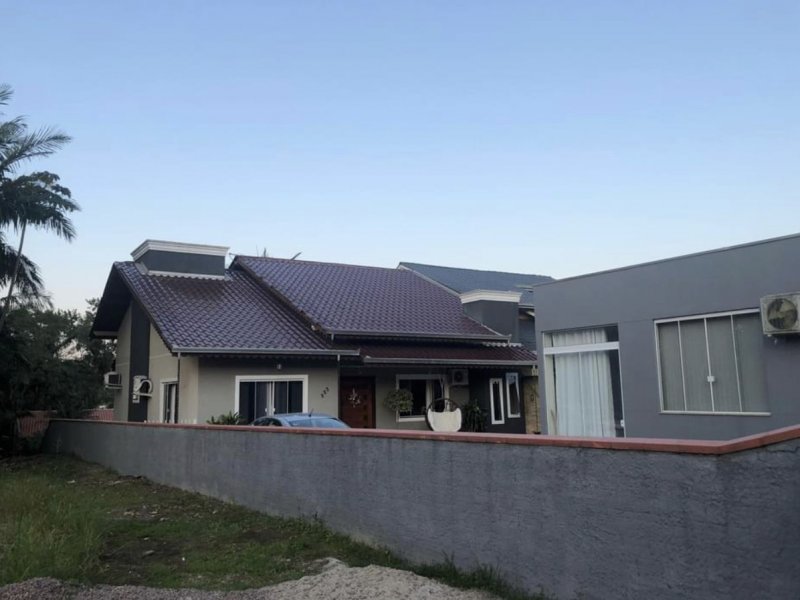 Casa à venda Centro com 300m² e 4 quartos por R$ 820.000 - 990956009-38d07992-3e98-4898-8423-9563811449b0.jpeg