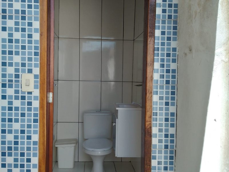 Casa de condomínio à venda Caluge com 246m² e 3 quartos por R$ 450.000 - 1426422555-banheiro-externo.jpg