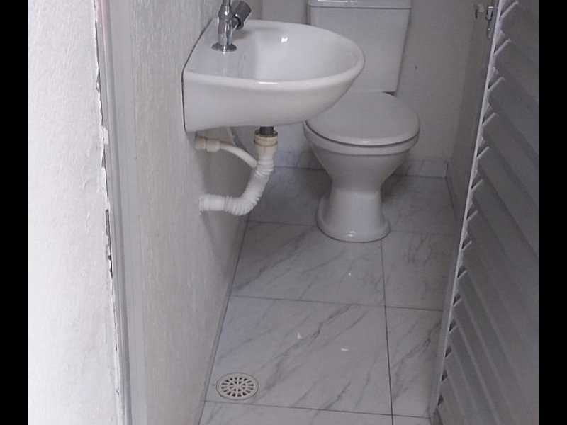 Casa à venda Tucuruvi com 446m² e 5 quartos por R$ 1.700.000 - 1491514522-10-primeiro-banheiro.jpeg