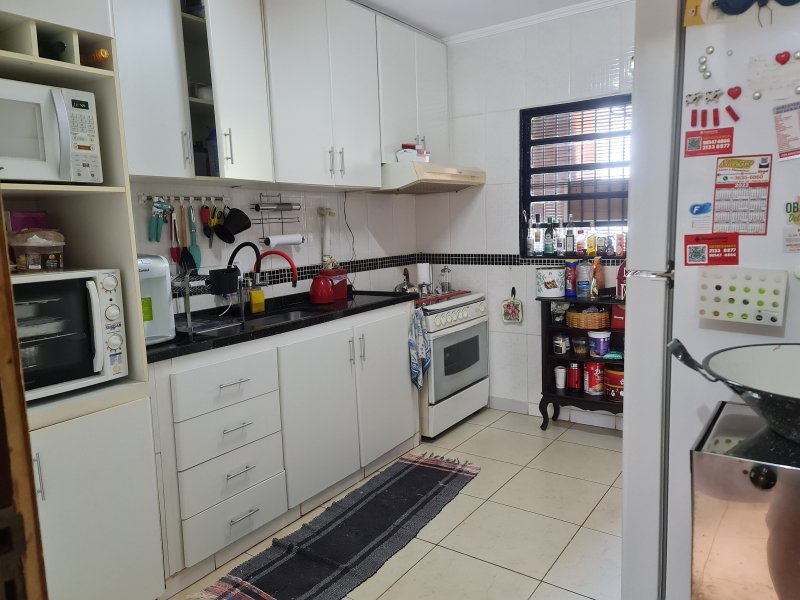 Casa à venda Jardim Irajá com 155m² e 3 quartos por R$ 800.000 - 344597507-cozinha.jpg