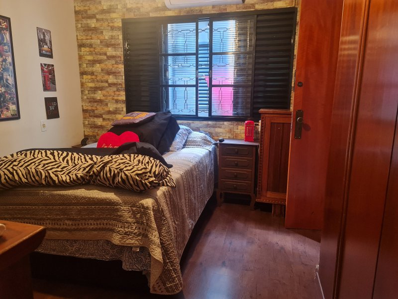 Casa à venda Jardim Irajá com 155m² e 3 quartos por R$ 800.000 - 697538940-qt-suite.jpg