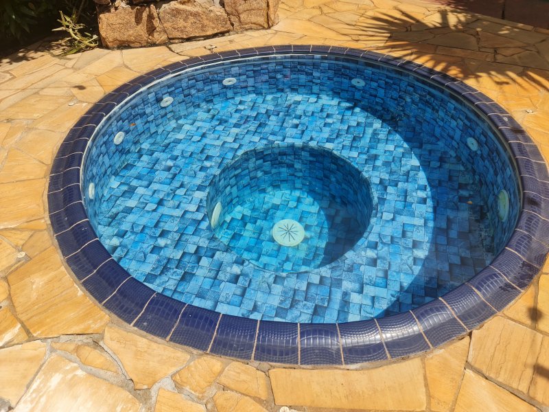 Casa à venda Jardim Irajá com 155m² e 3 quartos por R$ 800.000 - 87824210-ofuro.jpg