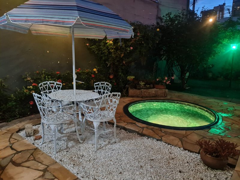 Casa à venda Jardim Irajá com 155m² e 3 quartos por R$ 800.000 - 946951760-ofuro-jd-noite.jpeg