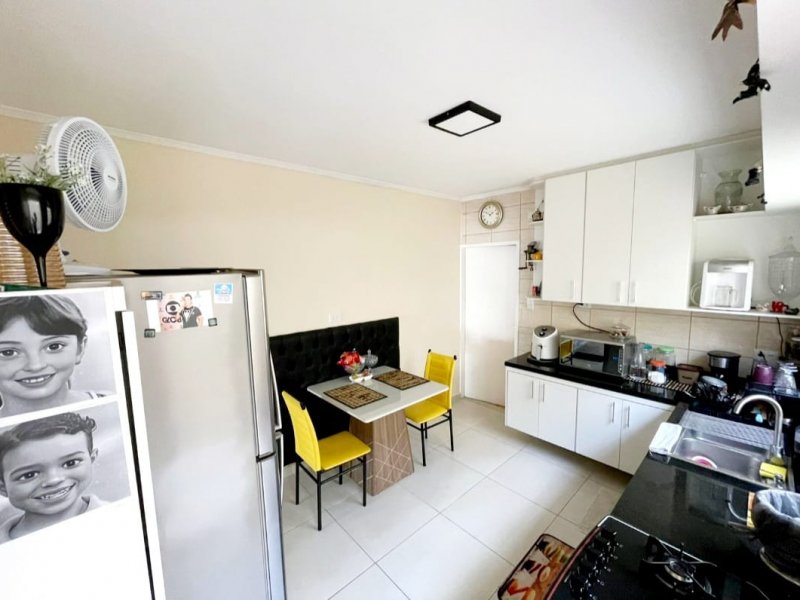 Casa à venda Saúde com 348m² e 3 quartos por R$ 890.000 - 791777170-cozinha-principal.jpg