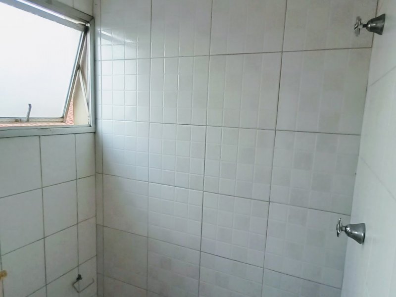 Apartamento à venda Jardim Bela Vista com 68m² e 2 quartos por R$ 365.000 - 1982382954-007-banheiro2-v2.jpg