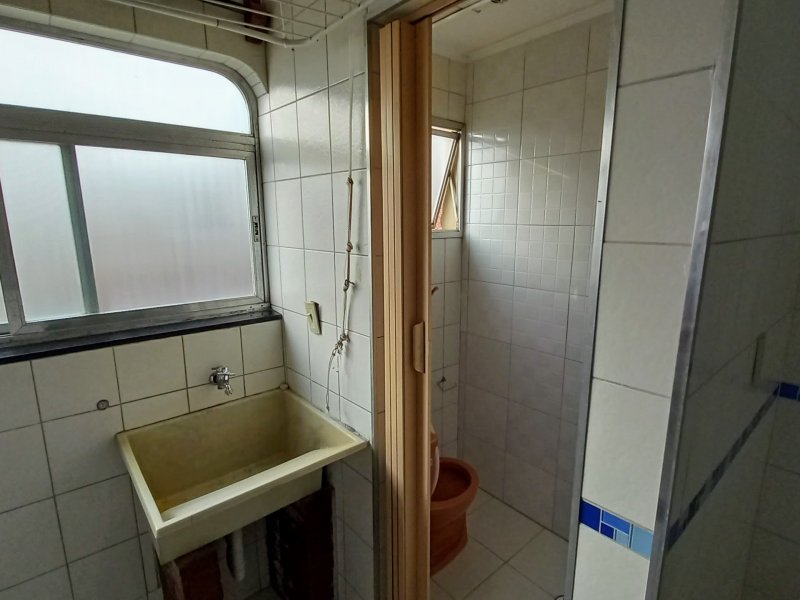 Apartamento à venda Jardim Bela Vista com 68m² e 2 quartos por R$ 365.000 - 32659104-006-lavanderia-banheiro2.jpg
