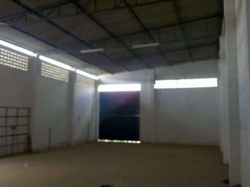 Comercial à venda Setor Santo André com 1040m² e 1 quarto por R$ 3.000.000 - 1673366056-img-20110529-152554-resolucao-do-desktop.jpg