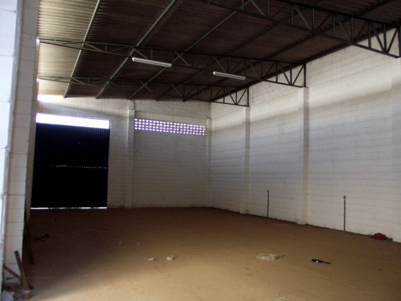 Comercial à venda Setor Santo André com 1040m² e 1 quarto por R$ 3.000.000 - 830185508-dscf0467-resolucao-do-desktop.JPG