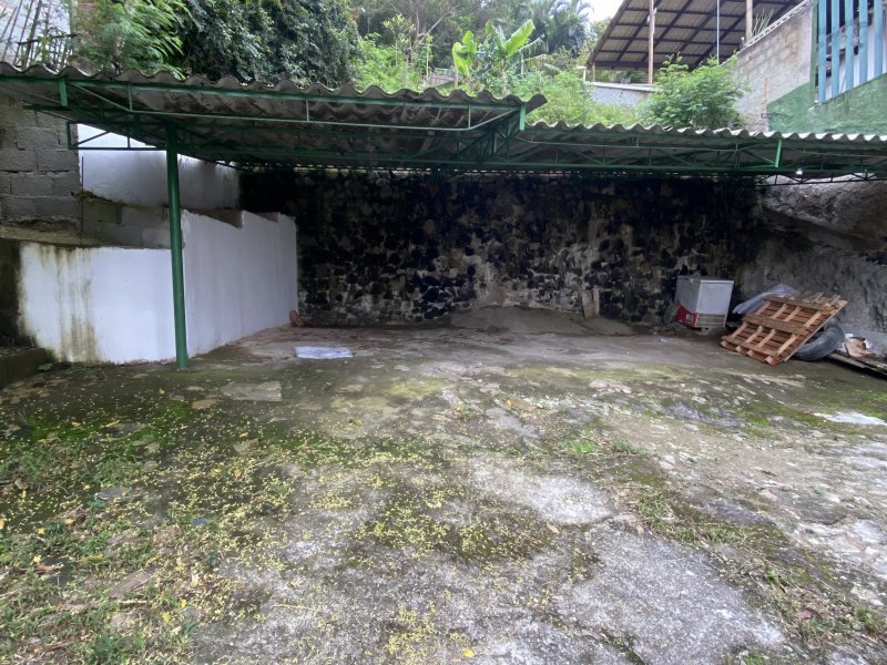 Comercial à venda Taio com 300m² e 1 quarto por R$ 1.350.000 - 997922504-estacionamento.jpg