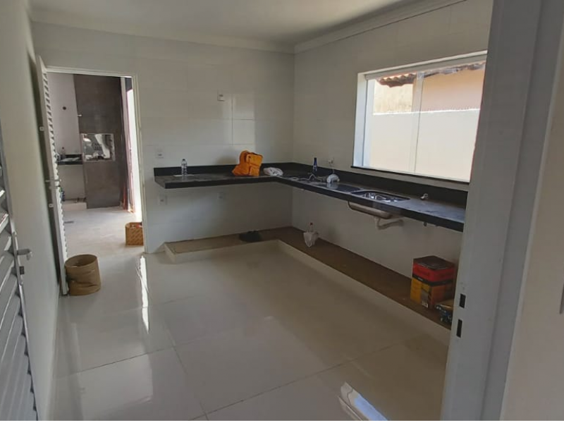 Casa à venda Jardim Holanda com 265m² e 3 quartos por R$ 650.000 - 820412928-casa-bairro-brasil-9.png