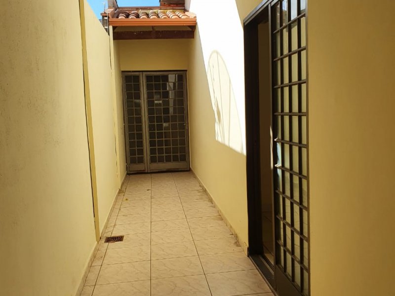 Casa à venda Parque Flamboyants com 250m² e 2 quartos por R$ 290.000 - 1817118096-whatsapp-image-2022-01-11-at-09.jpeg