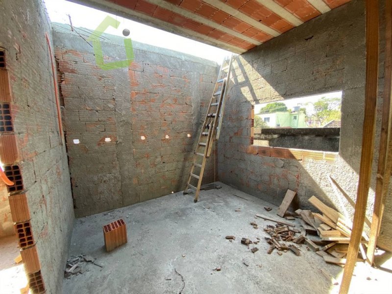 Casa à venda Jardim Iguaçu com 240m² e 4 quartos por R$ 300.000 - 669393518-19.jpg