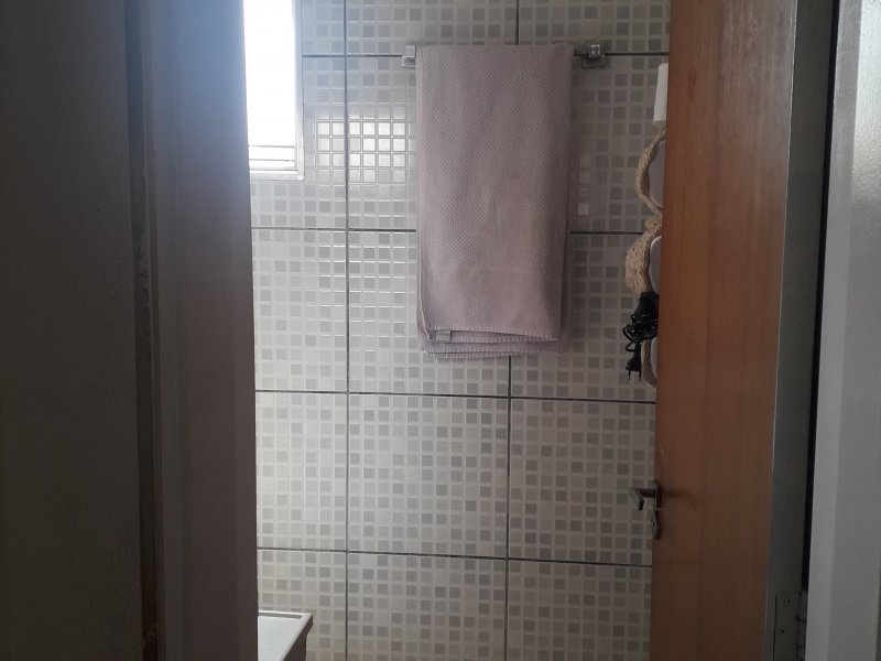 Apartamento à venda Cidade Satélite Santa Bárbara com 49m² e 2 quartos por R$ 175.000 - 184917635-banheiro.jpg