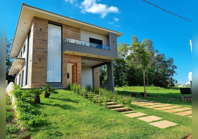 imóvel com 300m²
