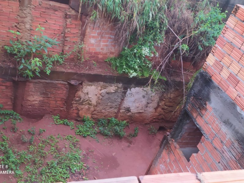 Apartamento à venda Novo Amparo com 74m² e 3 quartos por R$ 100.000 - 373208008-fundo.jpg