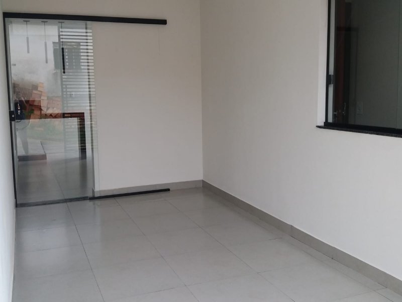 Casa à venda Centro com 60m² e 2 quartos por R$ 190.000 - 254810224-garagem-casa-cinza.jpeg