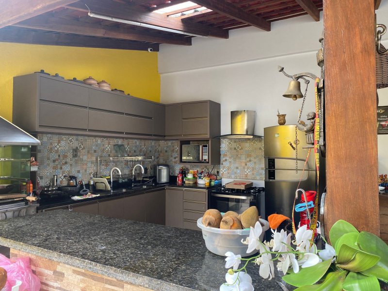 Casa à venda Parque Dez de Novembro com 275m² e 3 quartos por R$ 790.000 - 926482639-img-20220317-wa0052.jpg