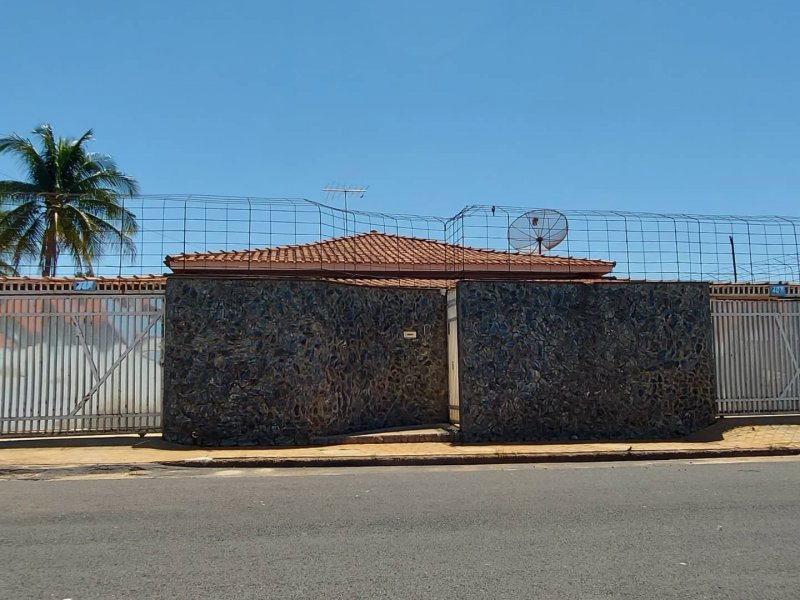 Casa à venda Centro com 344m² e 3 quartos por R$ 600.000 - 148433837-img-20211109-221809-411.jpg