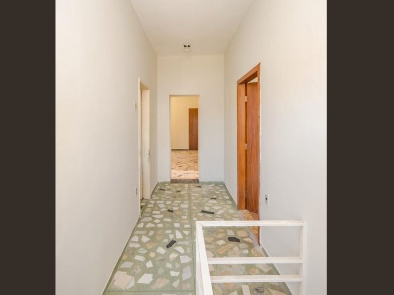 Casa à venda Alto Barroca com 178m² e 4 quartos por R$ 910.000 - 1586590318-18-corredor.jpg