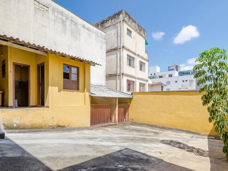 Casa à venda Alto Barroca com 178m² e 4 quartos por R$ 910.000 - 617626364-23-quintal-area-de-servico-e-canis.jpg