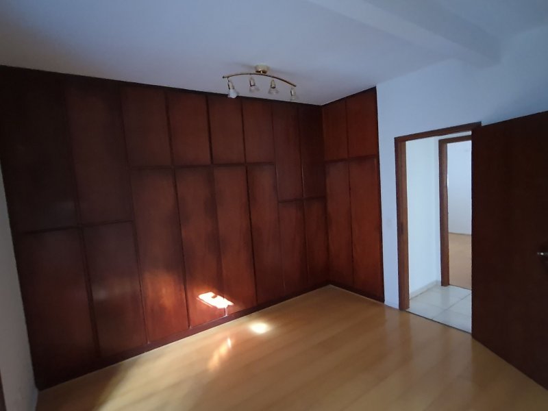 Casa à venda Califórnia com 270m² e 4 quartos por R$ 445.000 - 1662981425-suite-com-vista-ampla.jpg