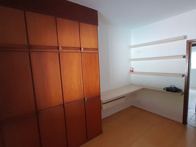 Casa à venda Califórnia com 270m² e 4 quartos por R$ 445.000 - 1861307020-home-office-visto-por-dentro.jpg