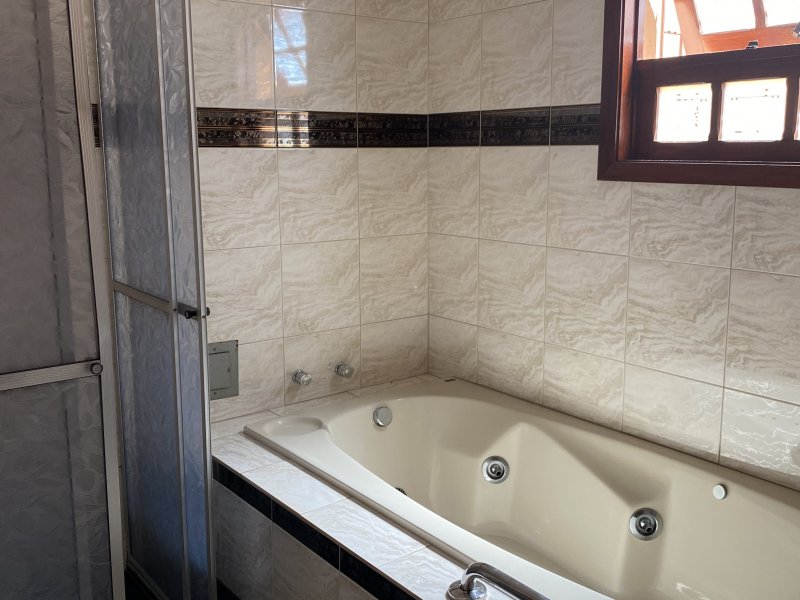 Casa à venda Nonoai com 250m² e 4 quartos por R$ 560.000 - 859238383-1987e4e6-ade0-43a3-9191-33bb5abfb59d.jpeg