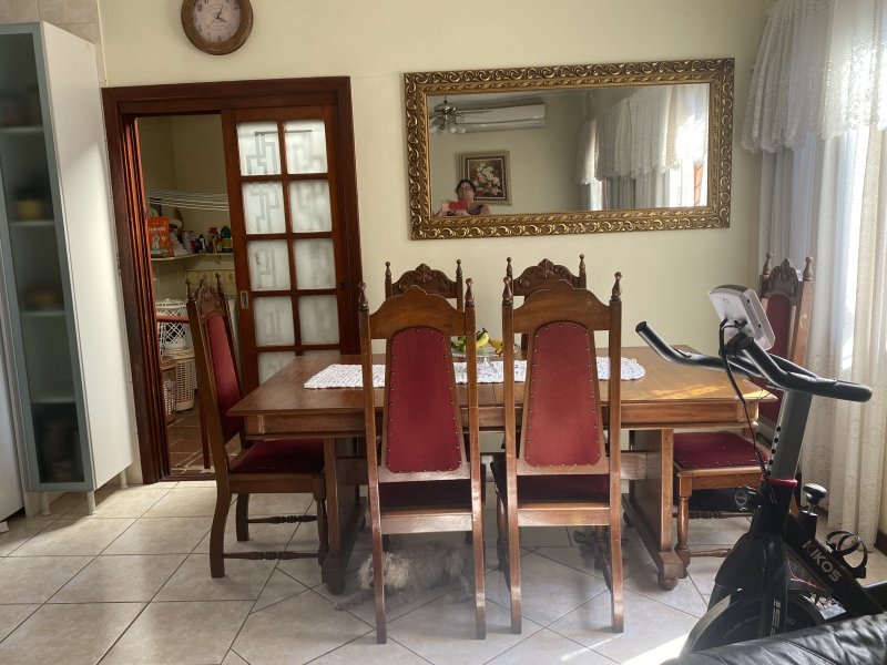 Casa à venda Nonoai com 250m² e 4 quartos por R$ 560.000 - 993309247-16c54e5a-5efc-437a-a906-6a42cc693269.jpeg