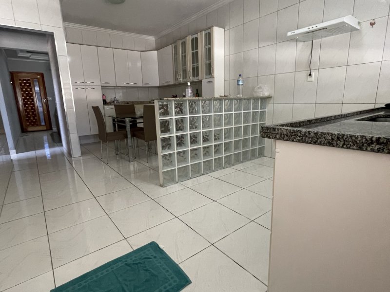 Casa à venda Jardim Ikeda com 300m² e 3 quartos por R$ 405.000 - 155706370-90254870-5073-46c7-a92d-27dcc0230322.jpeg