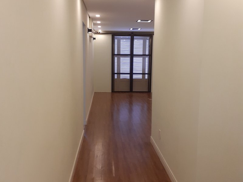 Apartamento à venda Ponta da Praia com 92m² e 2 quartos por R$ 410.000 - 372993172-sala-vazia-sacada-2.jpg