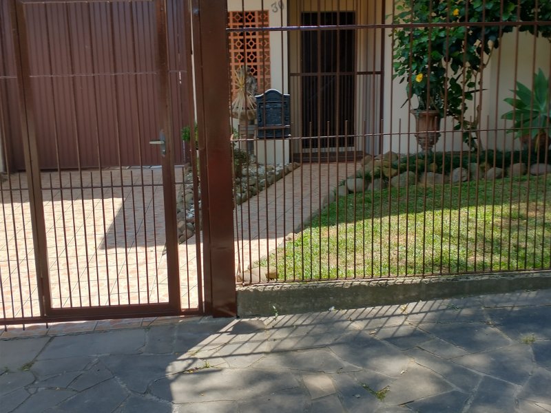 Casa à venda Guarujá com 270m² e 3 quartos por R$ 650.000 - 1228435975-img-20220210-125414414-hdr.jpg