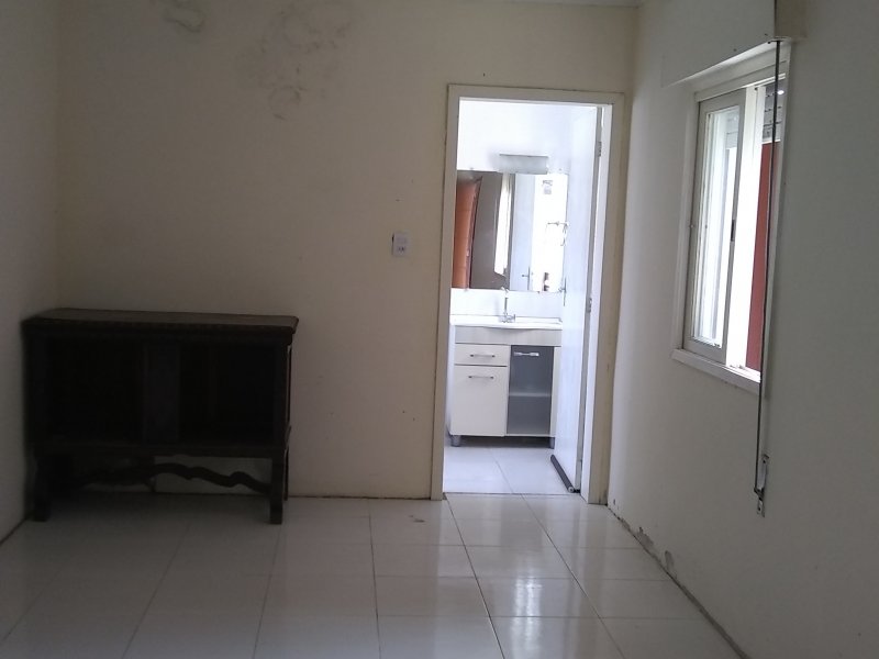 Casa à venda Liberdade com 350m² e 4 quartos por R$ 680.000 - 307187492-quarto-com-banheiro-salao-festa.jpg