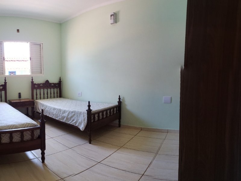Casa à venda Jardim Civitas com 500m² e 5 quartos por R$ 2.500.000 - 1677026306-quarto-solteiro-casa-de-hospedes.jpg