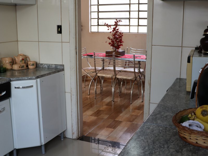 Casa à venda Vila Furlan com 250m² e 3 quartos por R$ 260.000 - 130960640-img-5071.JPG
