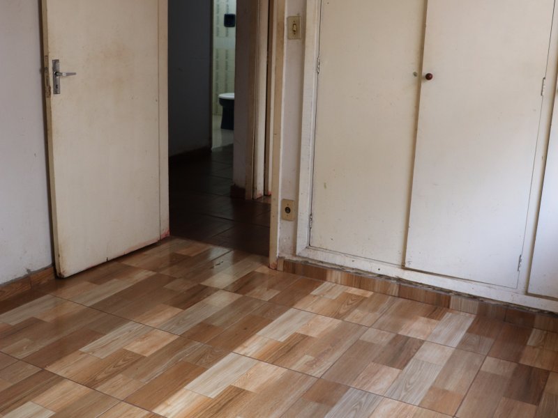 Casa à venda Vila Furlan com 250m² e 3 quartos por R$ 260.000 - 1424336000-img-5080.JPG