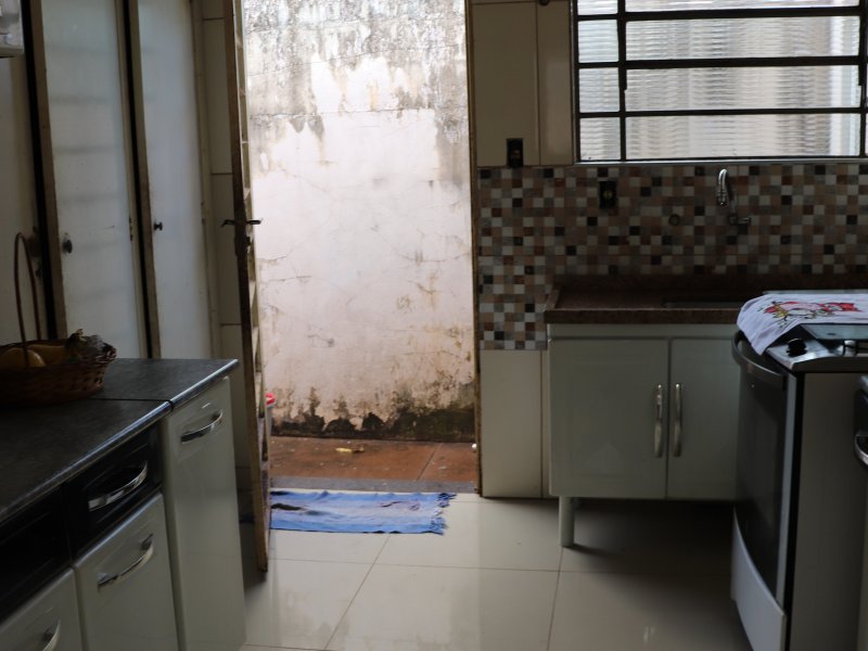 Casa à venda Vila Furlan com 250m² e 3 quartos por R$ 260.000 - 1785380248-img-5097.JPG