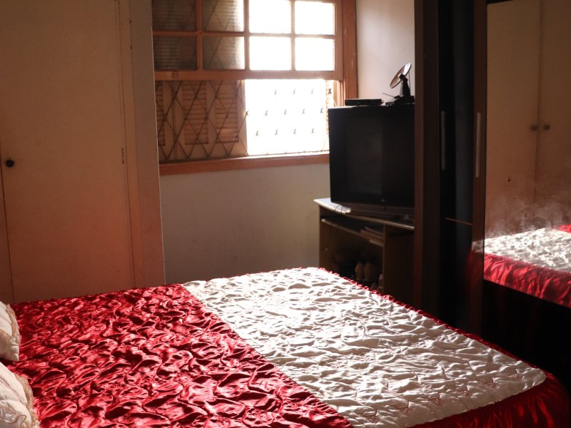 Casa à venda Vila Furlan com 250m² e 3 quartos por R$ 260.000 - 1940620916-img-5083.JPG