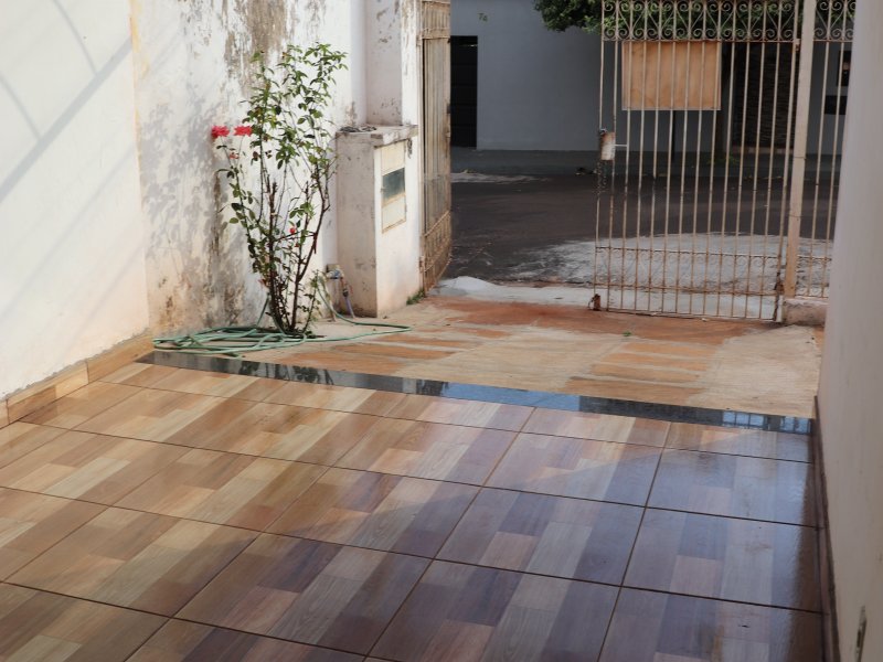 Casa à venda Vila Furlan com 250m² e 3 quartos por R$ 260.000 - 1941454877-img-5090.JPG