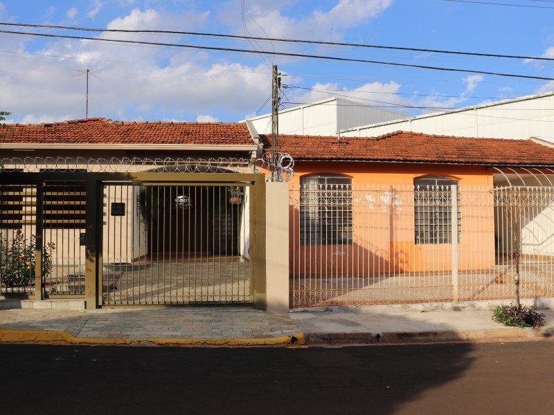 Casa à venda Vila Furlan com 250m² e 3 quartos por R$ 260.000 - 245177984-img-5101.JPG