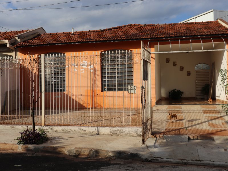 Casa à venda Vila Furlan com 250m² e 3 quartos por R$ 260.000 - 310148171-img-5058.JPG