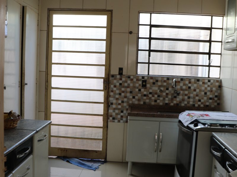 Casa à venda Vila Furlan com 250m² e 3 quartos por R$ 260.000 - 437795438-img-5068.JPG