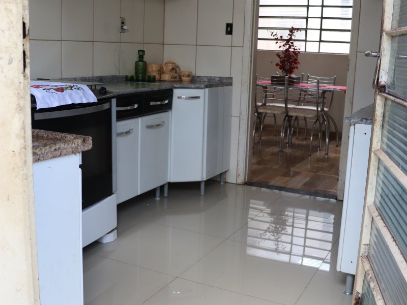 Casa à venda Vila Furlan com 250m² e 3 quartos por R$ 260.000 - 787130116-img-5095.JPG