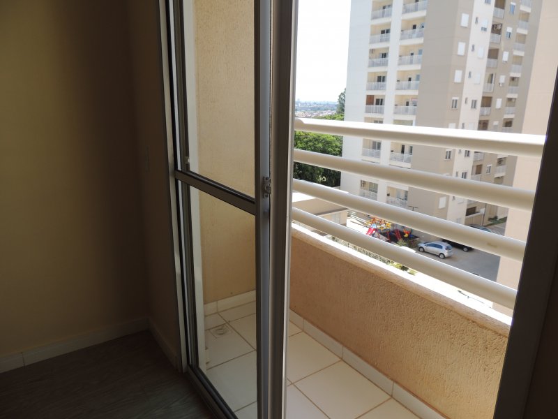 Apartamento à venda Vila Ipe com 73m² e 3 quartos por R$ 260.000 - 1128003758-sacada-1.JPG